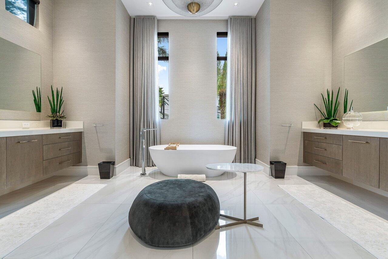 ROYAL PALM POLO - Residential