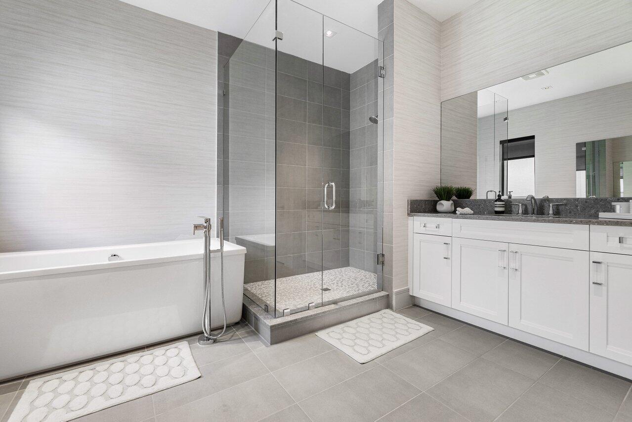 ROYAL PALM POLO - Residential