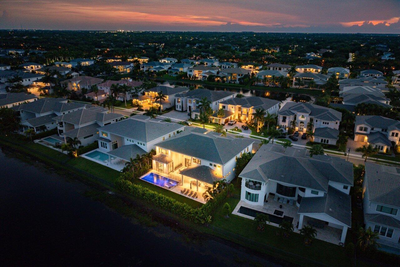 ROYAL PALM POLO - Residential