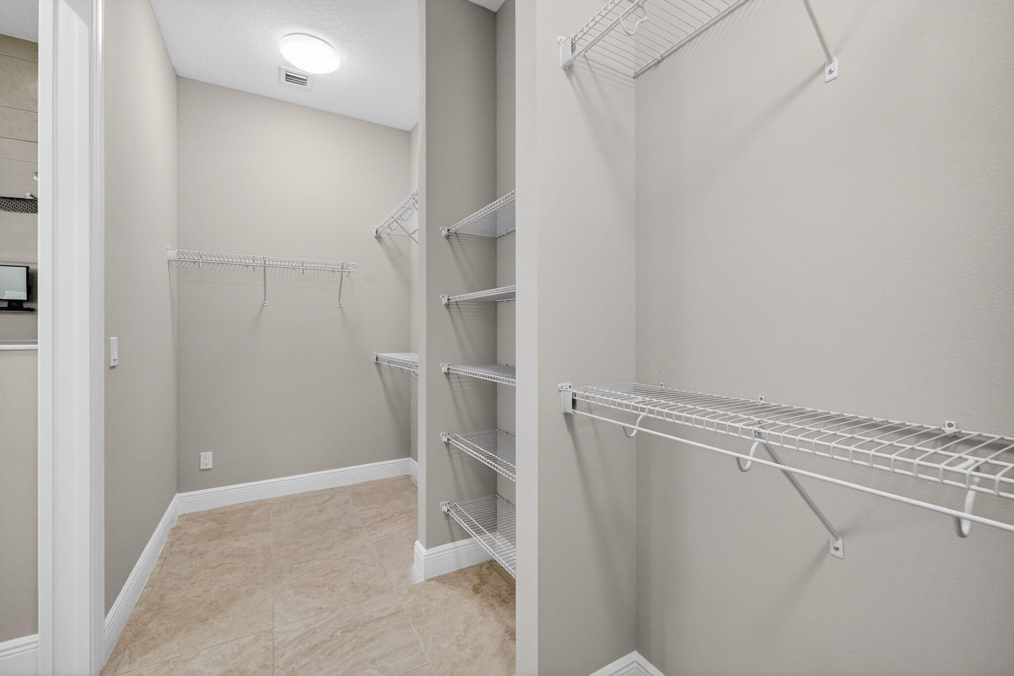 VERANO SOUTH PUD 1 - POD B - PLAT NO. 3 - Residential Lease