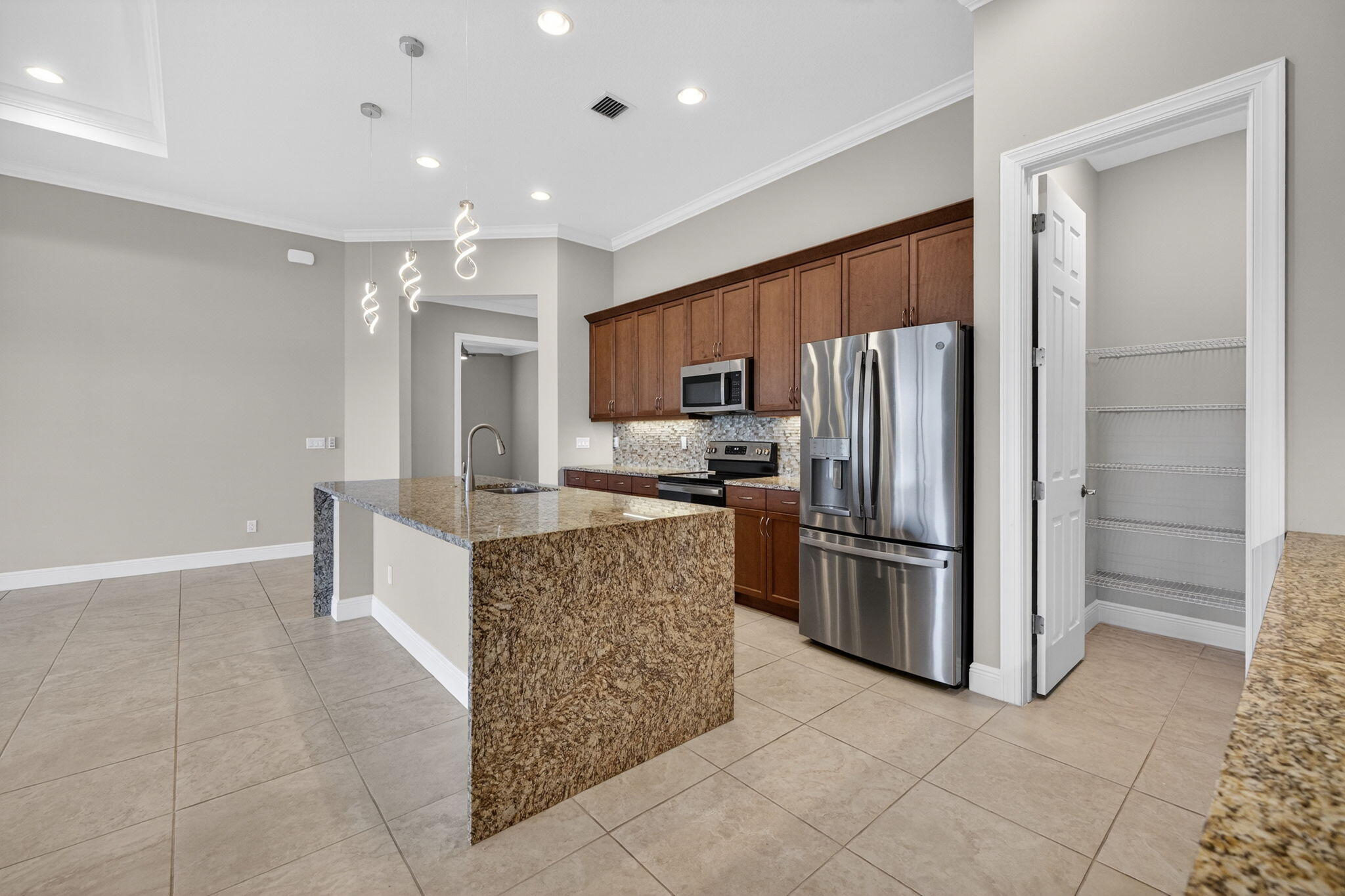 VERANO SOUTH PUD 1 - POD B - PLAT NO. 3 - Residential Lease