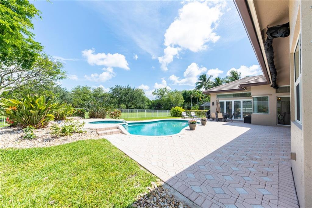 CYPRESS HEAD - Residential