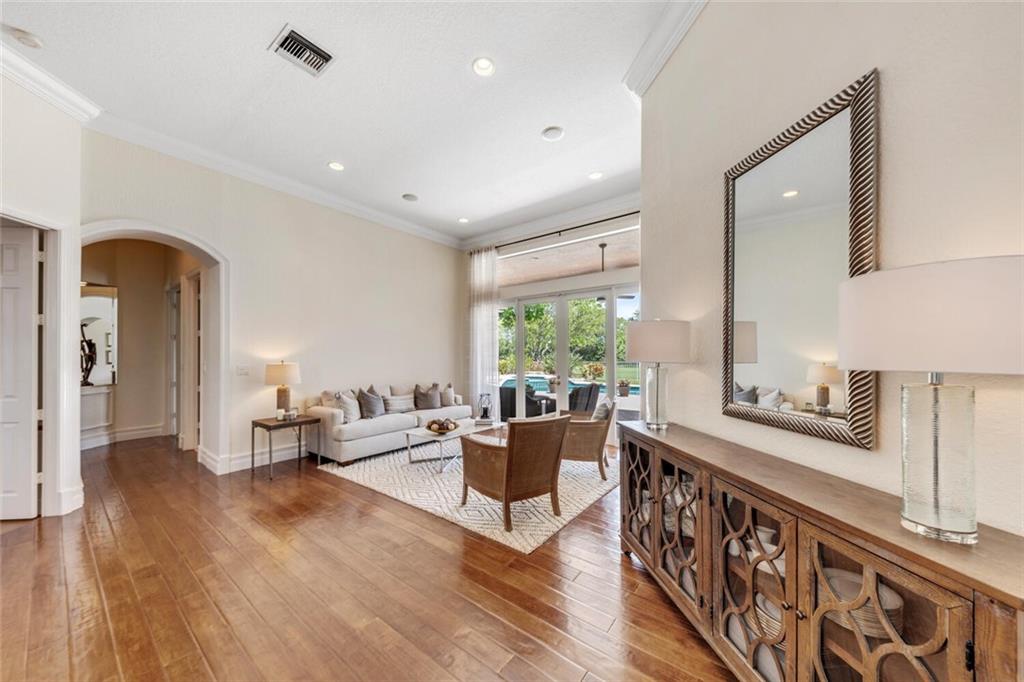 CYPRESS HEAD - Residential