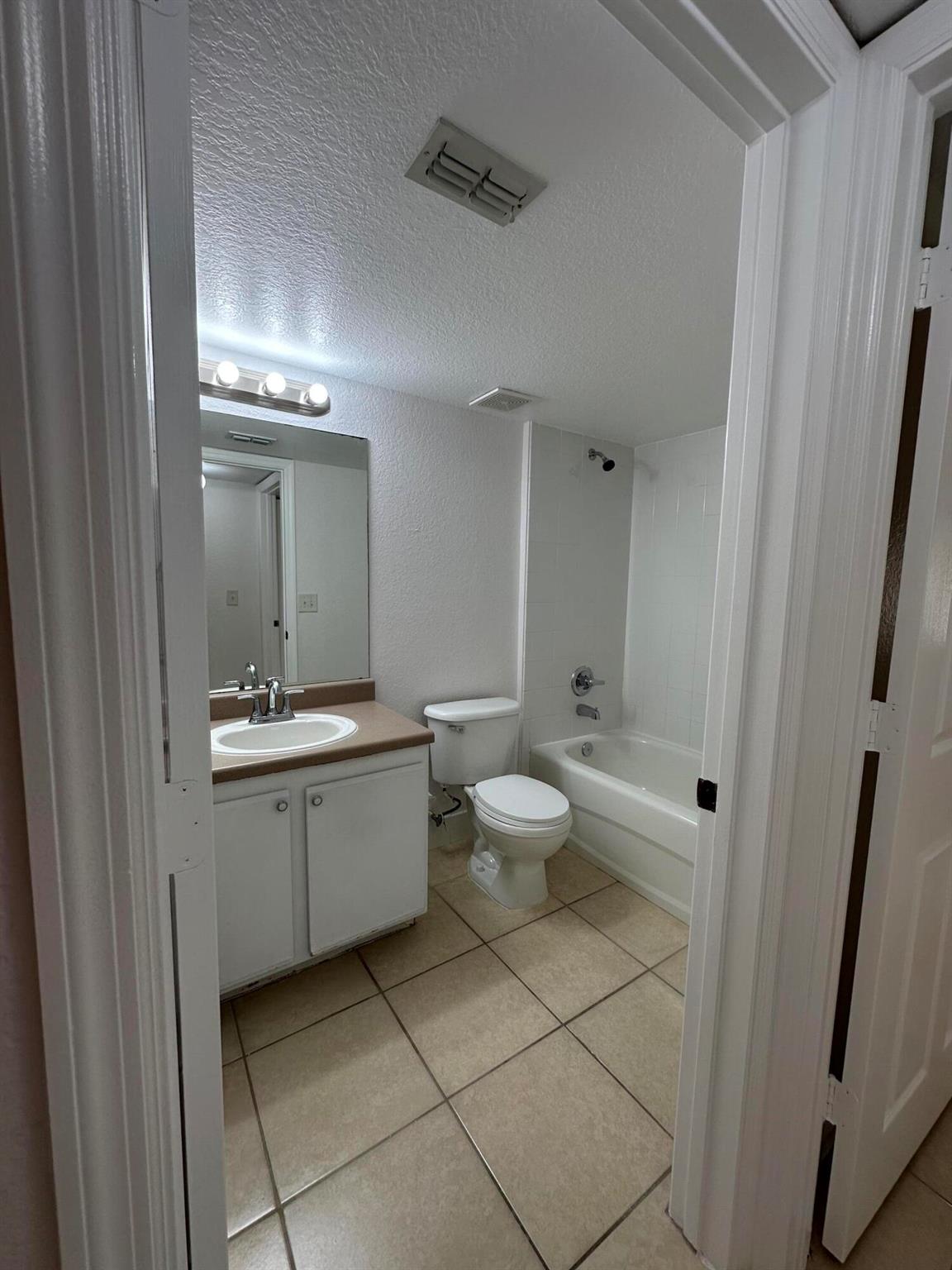 THE CLUB AT ST LUCIE WEST - Residential Lease