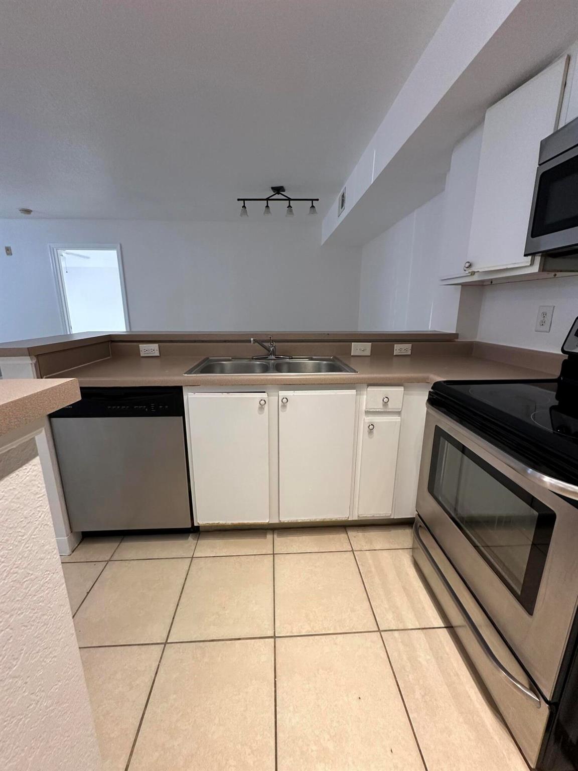 THE CLUB AT ST LUCIE WEST - Residential Lease