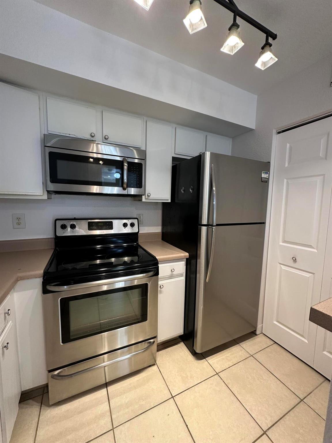 THE CLUB AT ST LUCIE WEST - Residential Lease