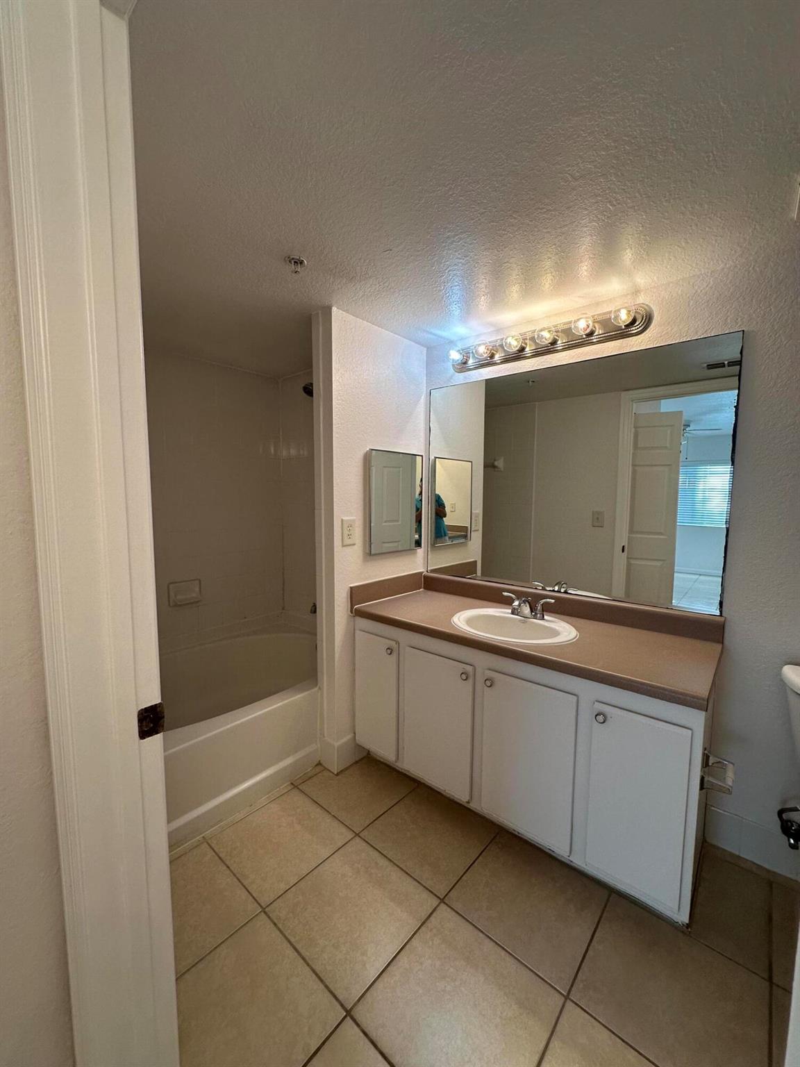 THE CLUB AT ST LUCIE WEST - Residential Lease