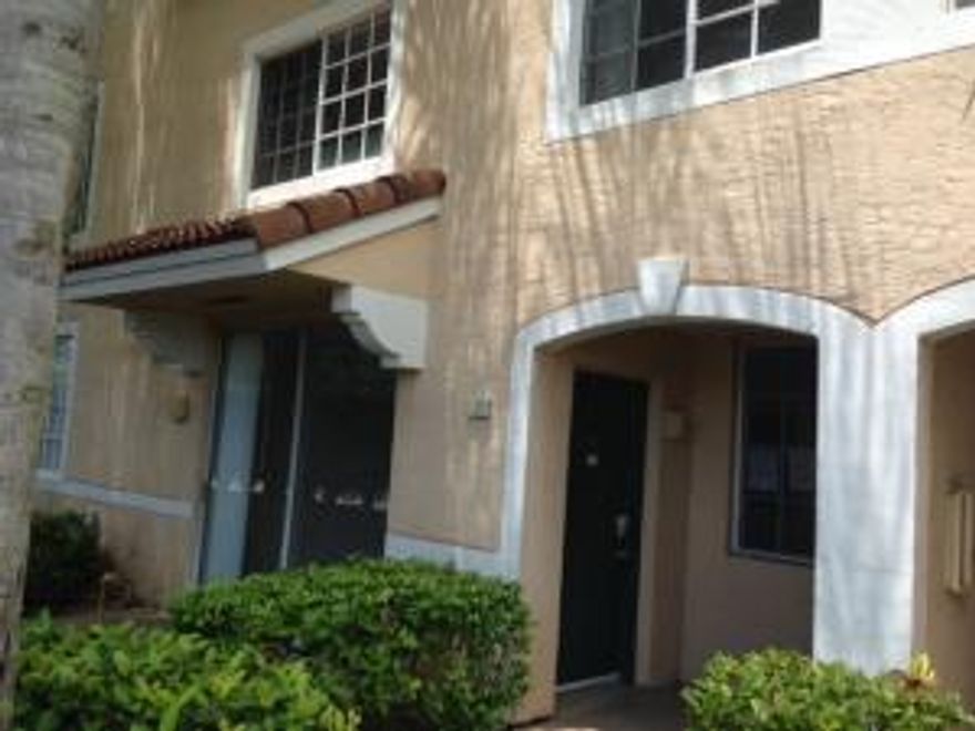 NICE 2/2 CONDO IN LUXURIOUS GATED MILANO DEVELOPMENT.  THIS UNIT HAS UPGRADED COUNTER TOPS AND CABINETS.  GREAT AS INVESTMENT OR FOR END USER.