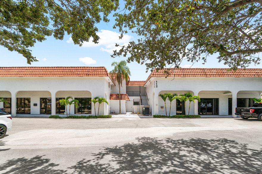 Introducing a prime opportunity for office building investors in the heart of South Florida: 112-
120 N US Highway 1, Jupiter, FL, 33469. This 5,851 square foot building, zoned M-U—MIXED USE
(60-TEQUESTA), offers a lucrative investment. The strategic location combined with the robust
local market make this property an enticing investment prospect for those seeking a stable and
high-performing asset. With its ideal size and zoning, this property presents a promising
opportunity for office building investors looking to capitalize on the thriving South Florida area.