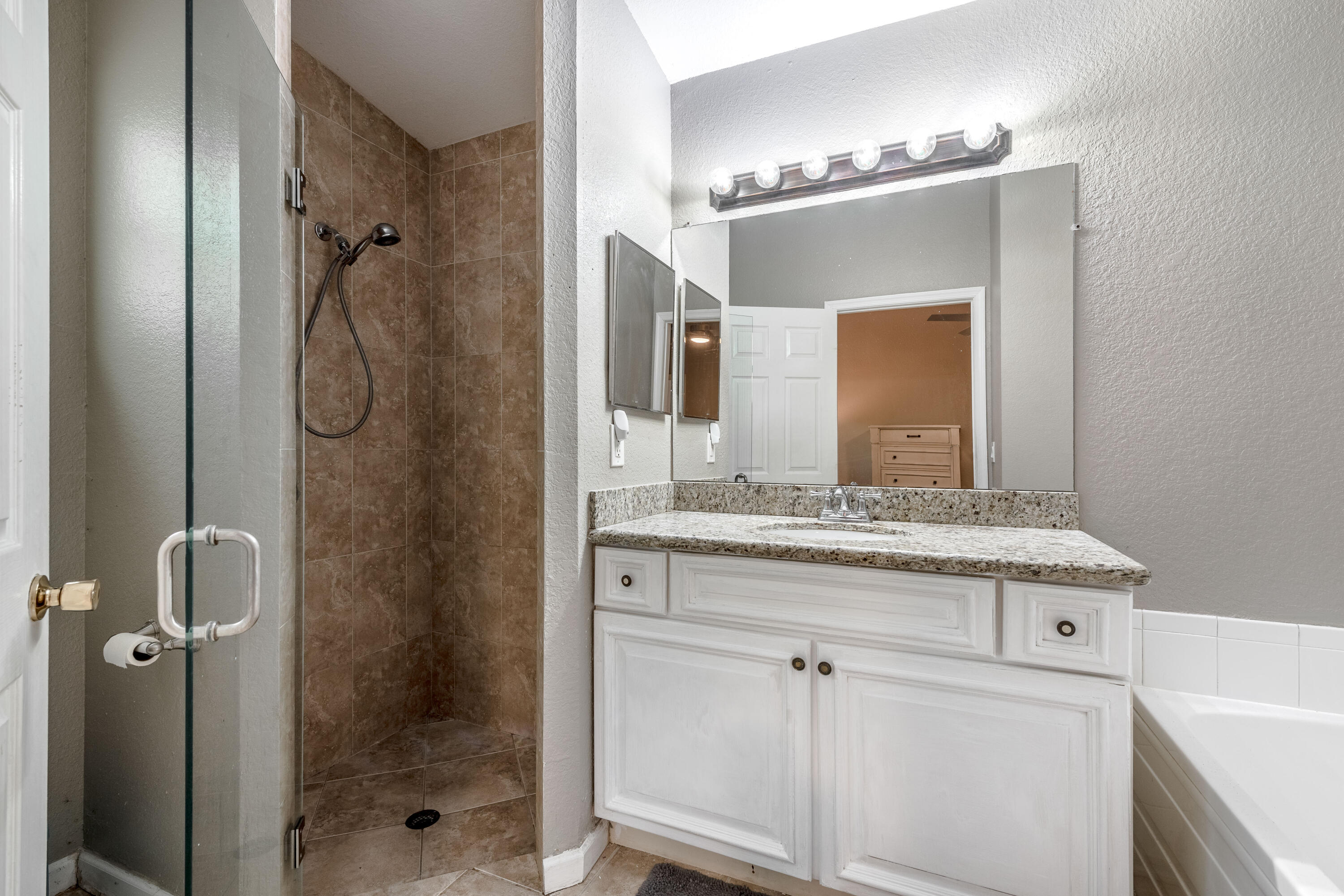 RIVER BRIDGE PAR 2F - Residential