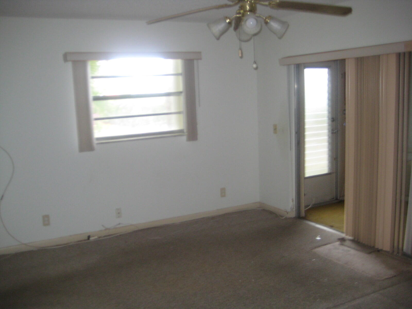 KINGS POINT SAXONY CONDOS - Residential