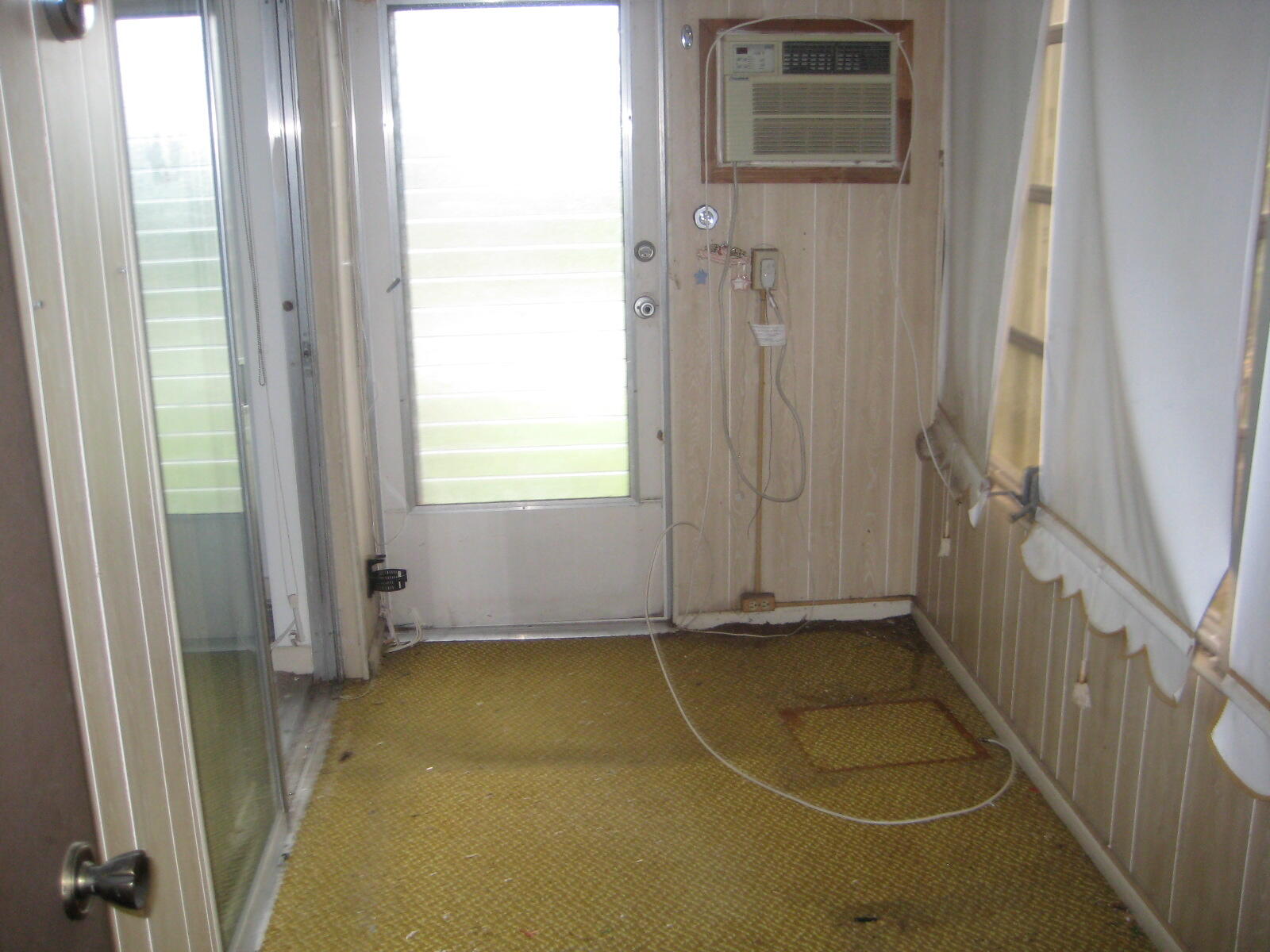 KINGS POINT SAXONY CONDOS - Residential