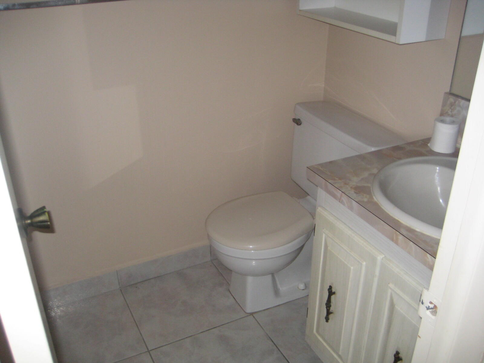 KINGS POINT SAXONY CONDOS - Residential