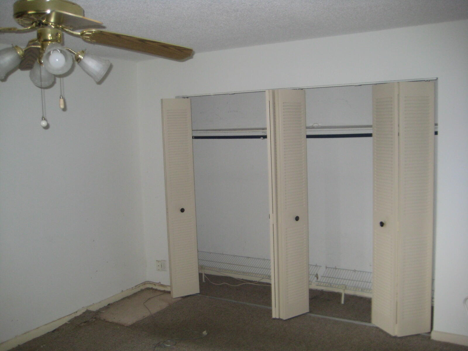 KINGS POINT SAXONY CONDOS - Residential