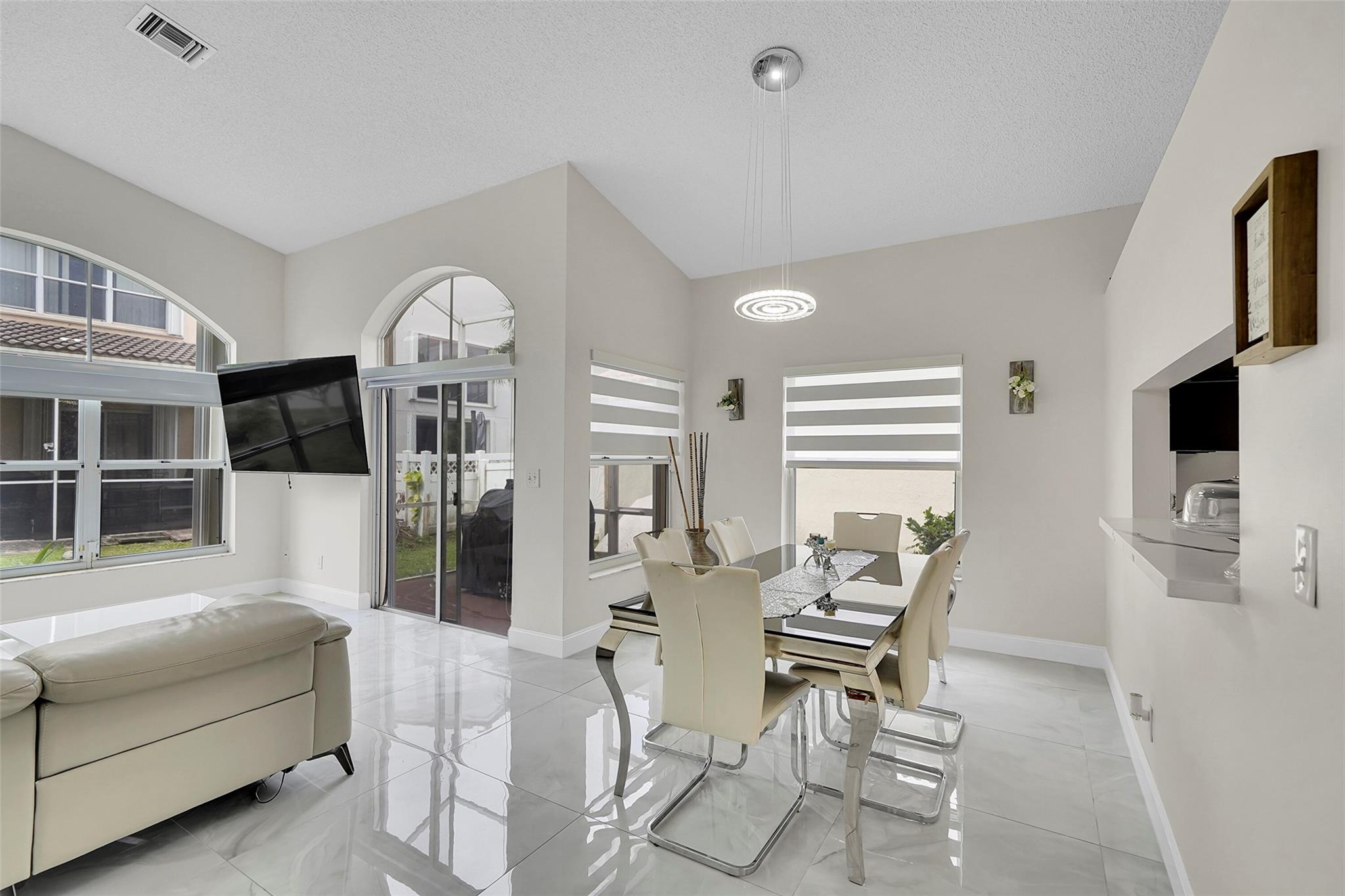 Kensington South 155-15 B - Residential Lease