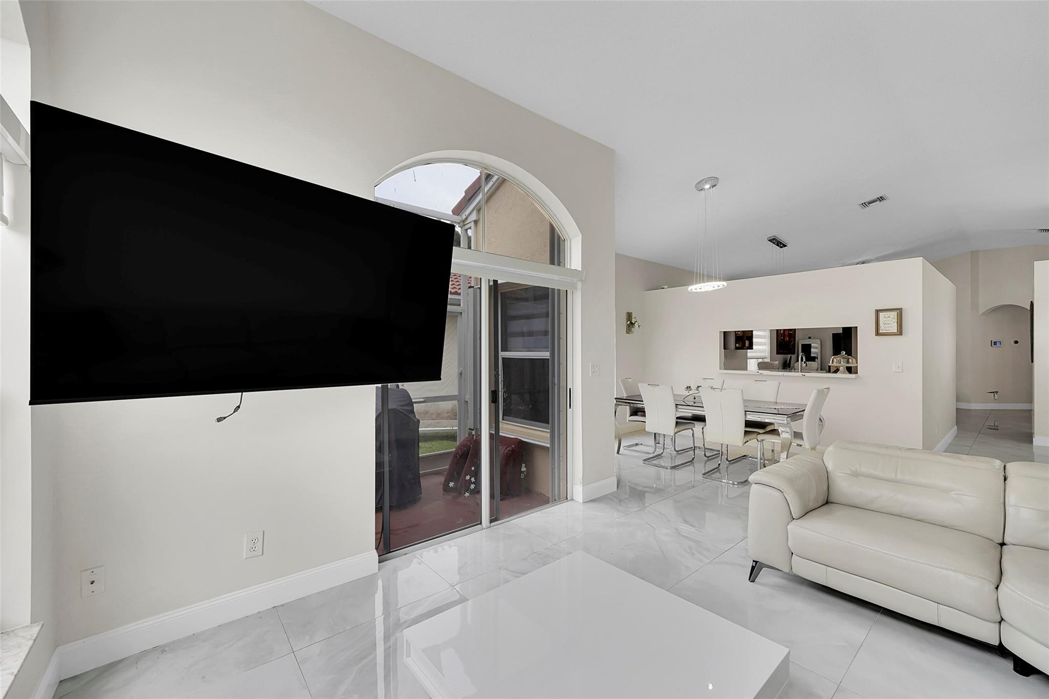 Kensington South 155-15 B - Residential Lease