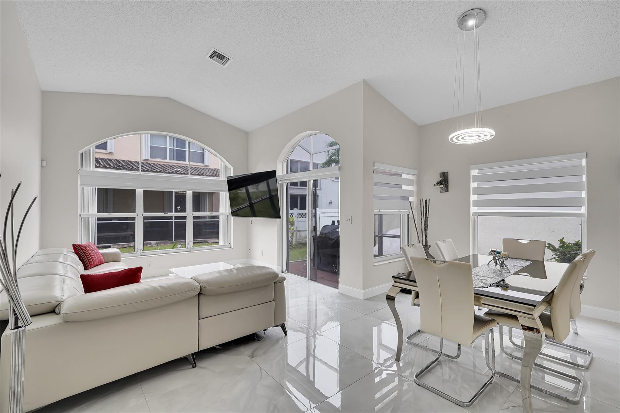 Kensington South 155-15 B - Residential Lease