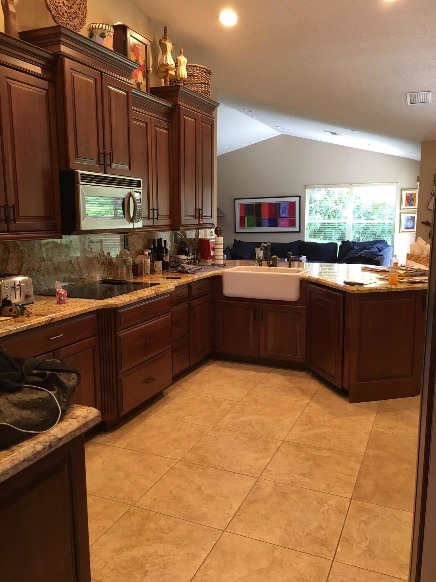 LAKE CHARLESTON PAR R - Residential