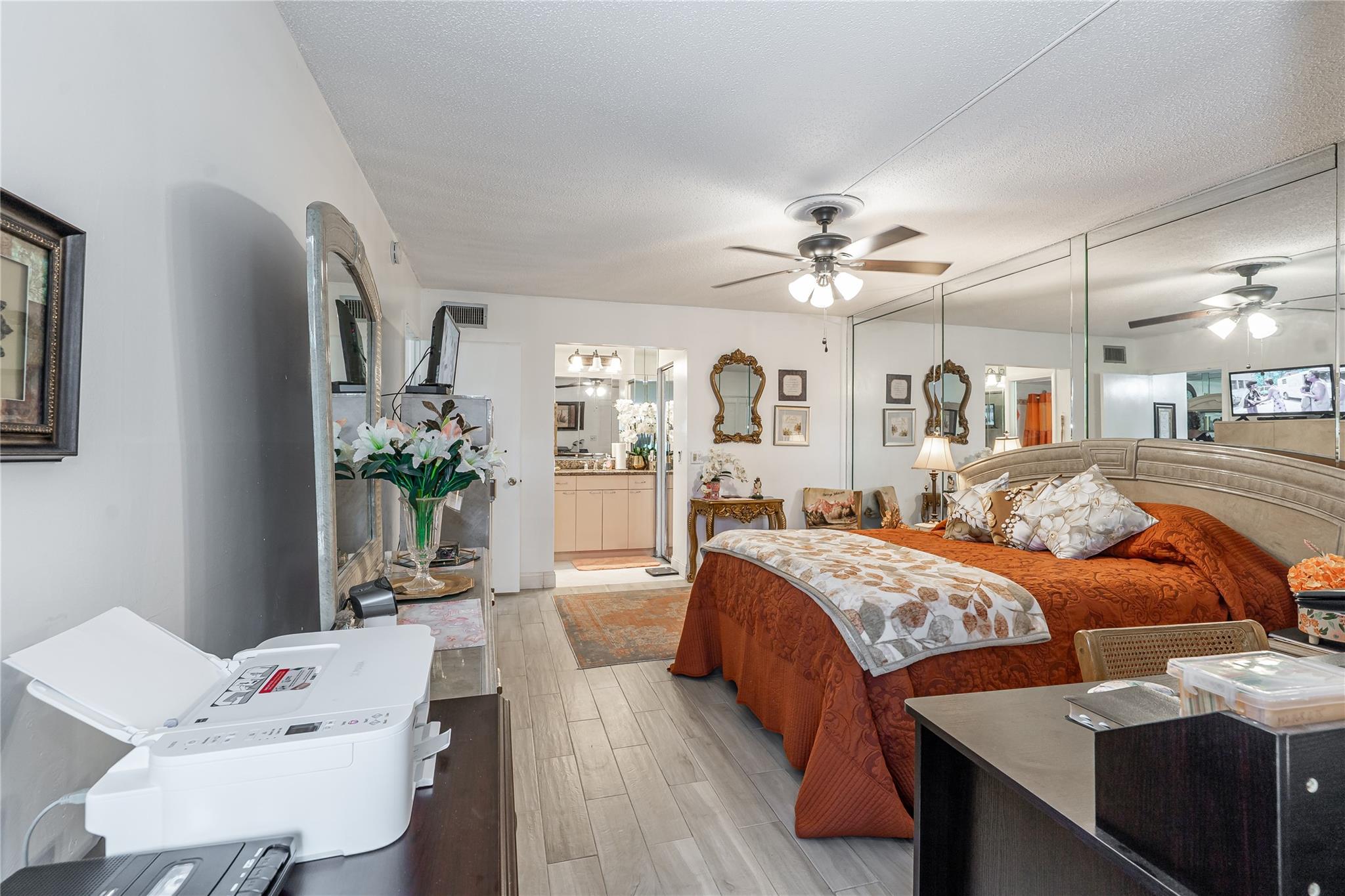 LAS VISTAS - Residential