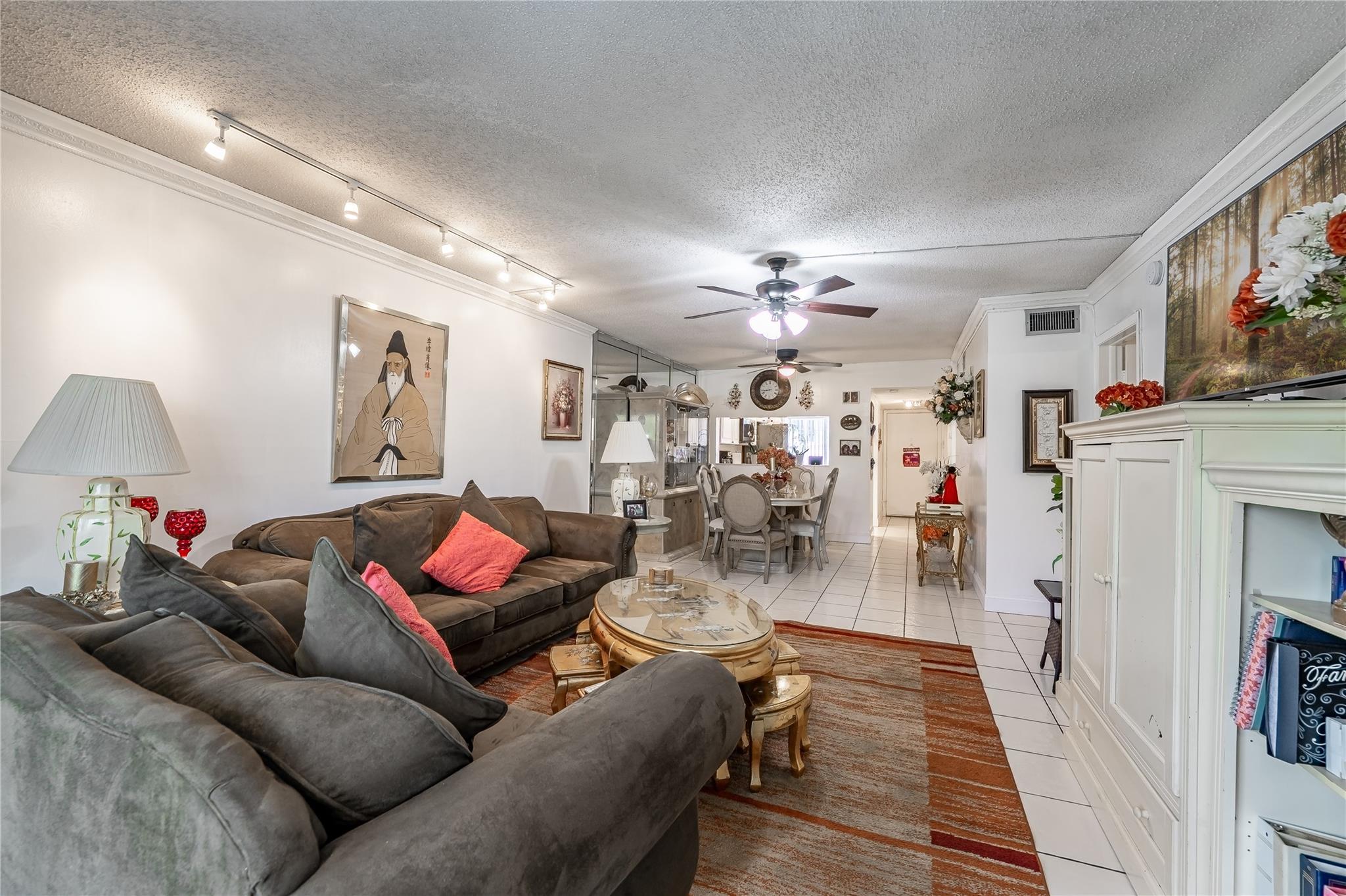 LAS VISTAS - Residential
