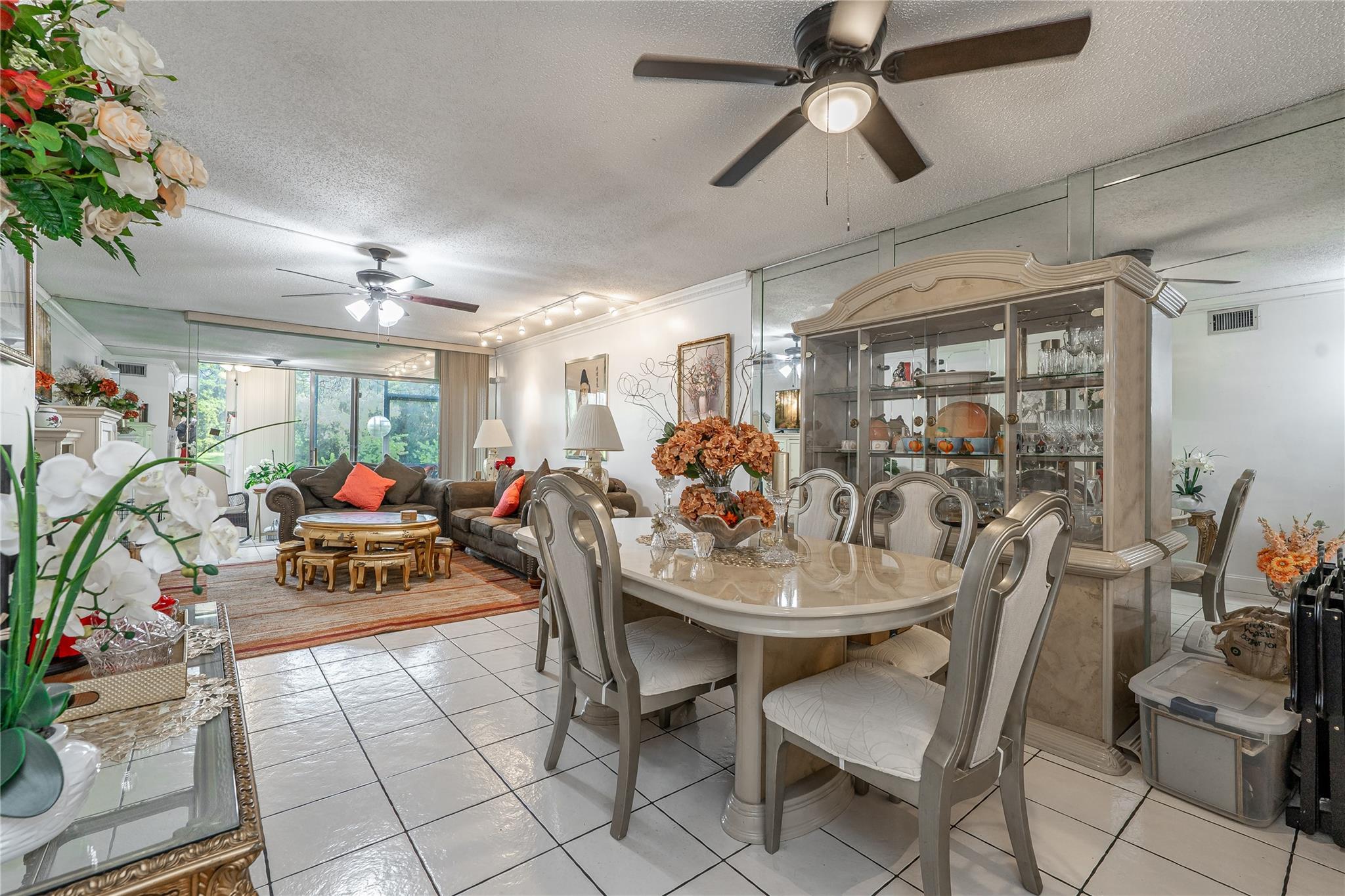 LAS VISTAS - Residential