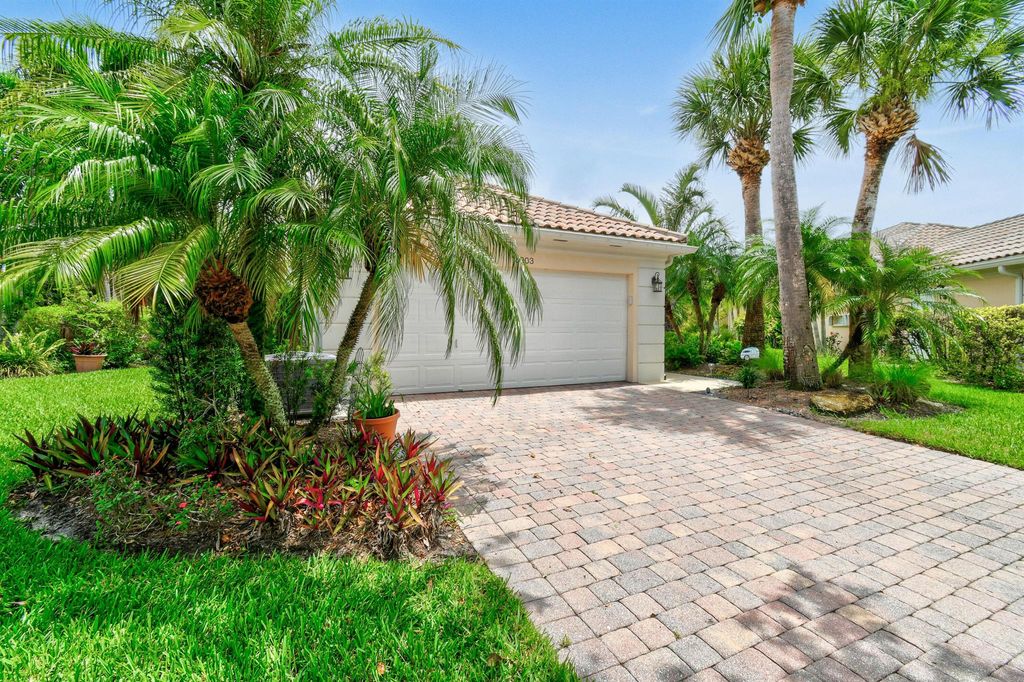 Photo of 8903 SE Hawks Nest Court, Hobe Sound, FL 33455 (MLS # R11105818)
