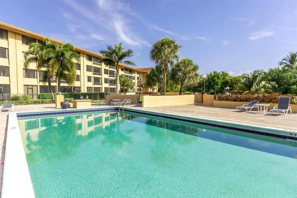 Photo of 1036 Us Highway 1 #215, North Palm Beach, FL 33408 (MLS # R10748118)