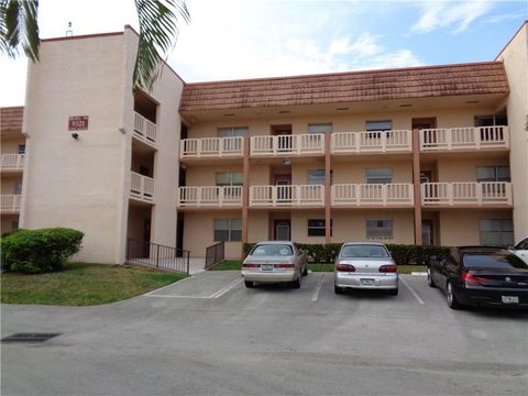 9321 Sunrise Lakes Blvd 106 Sunrise FL 33322