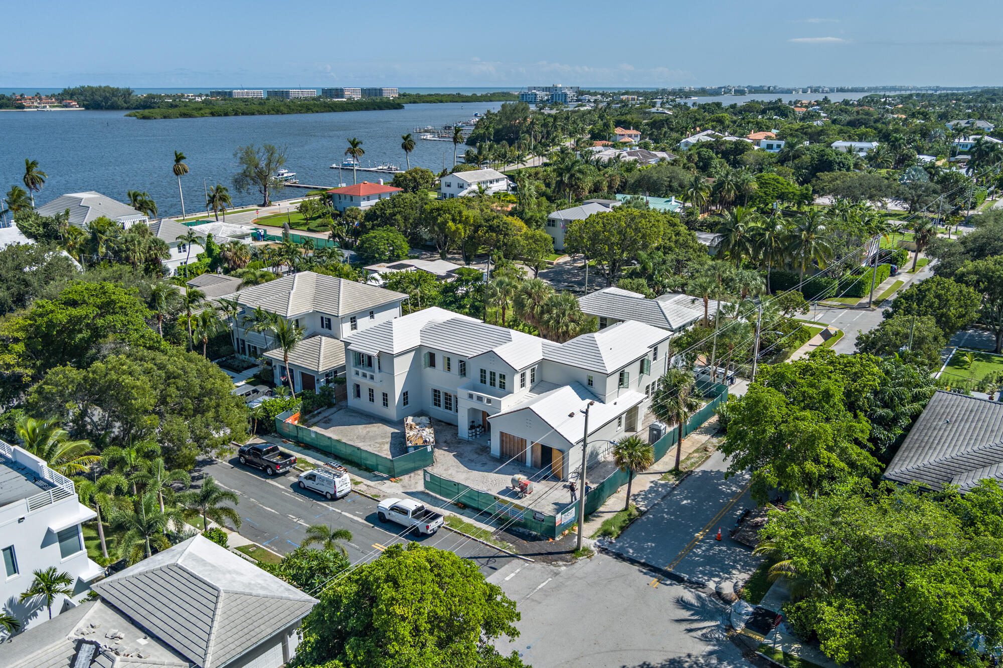 EDGEWATER - Residential