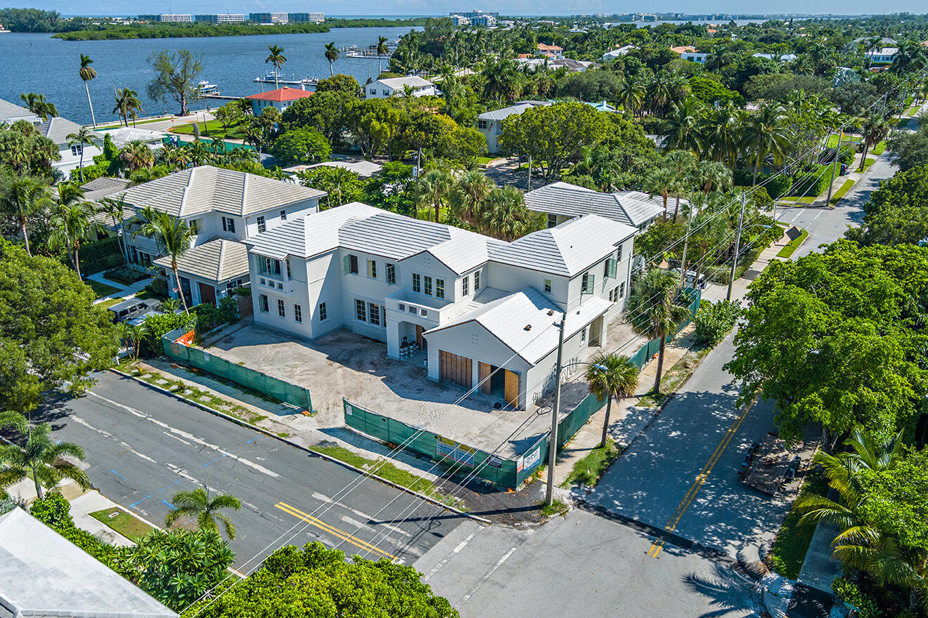 EDGEWATER - Residential