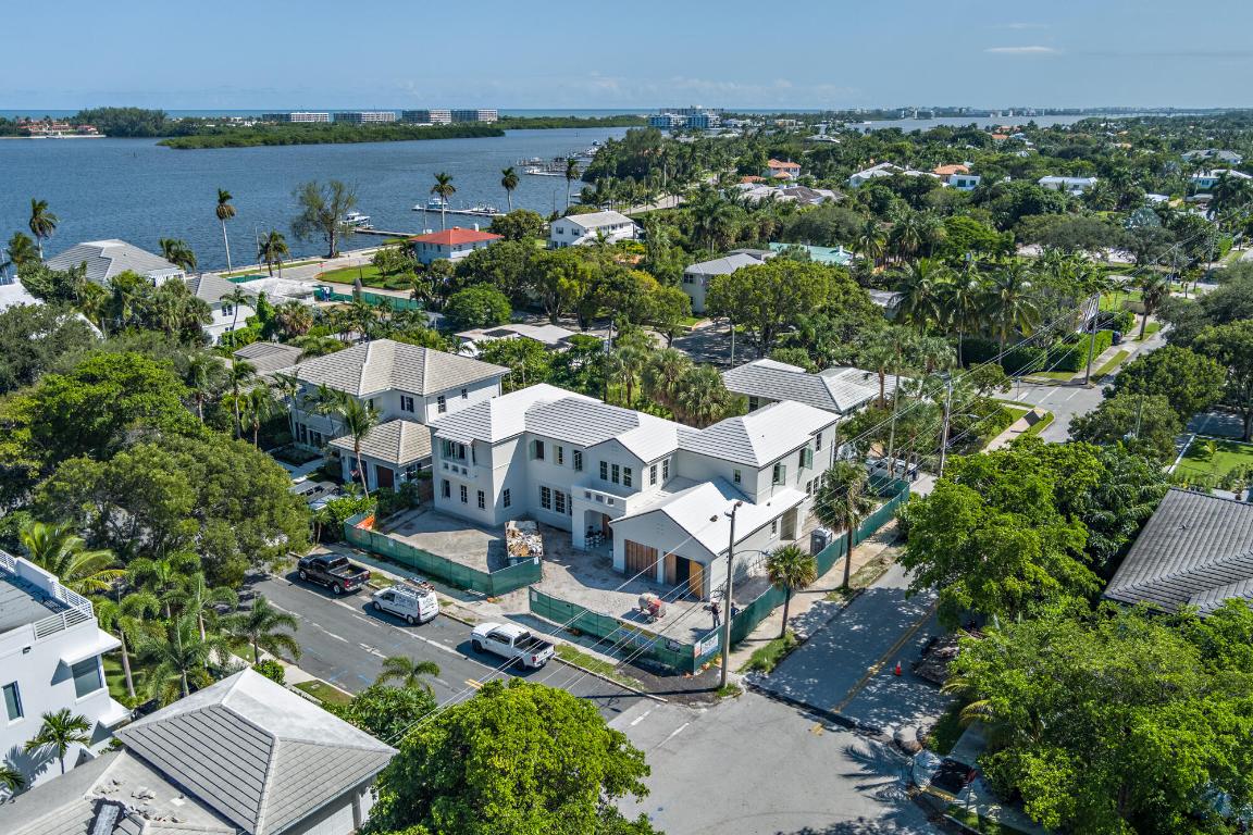 EDGEWATER - Residential