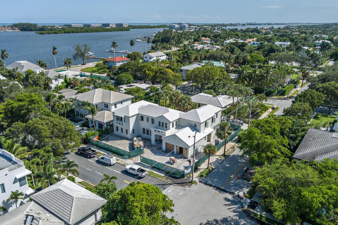 EDGEWATER - Residential