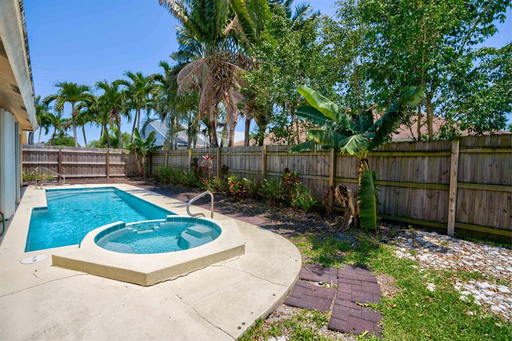 NORTH PALM BEACH HEIGHTS - Residential