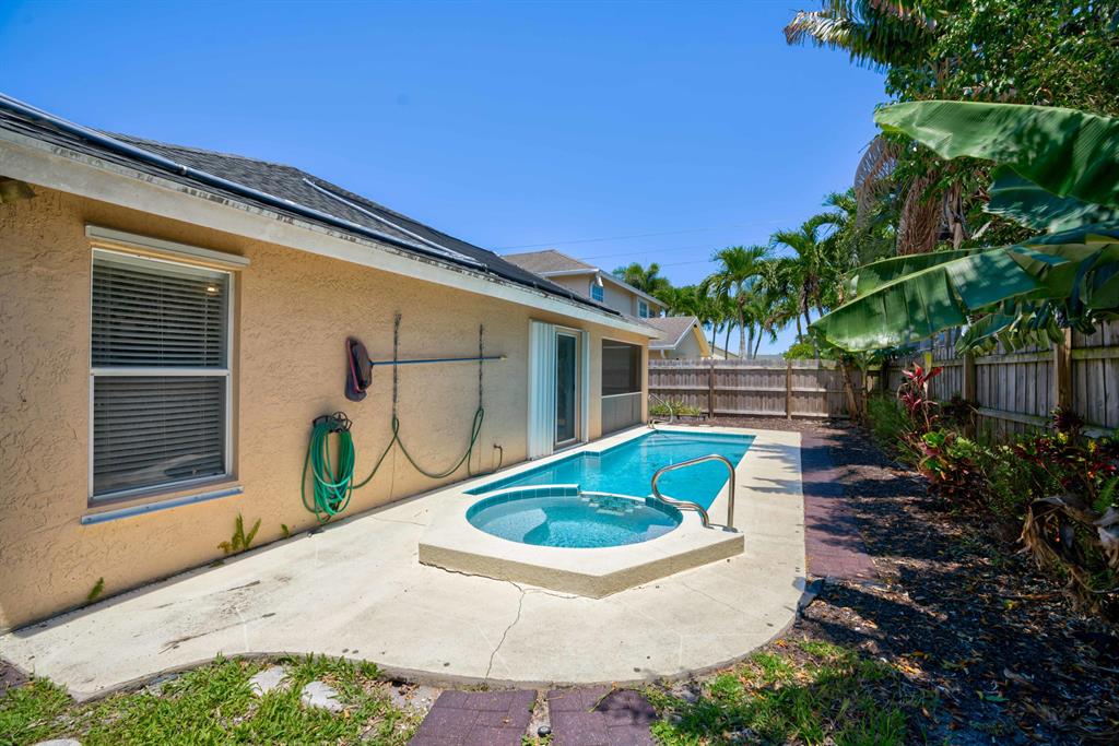 NORTH PALM BEACH HEIGHTS - Residential