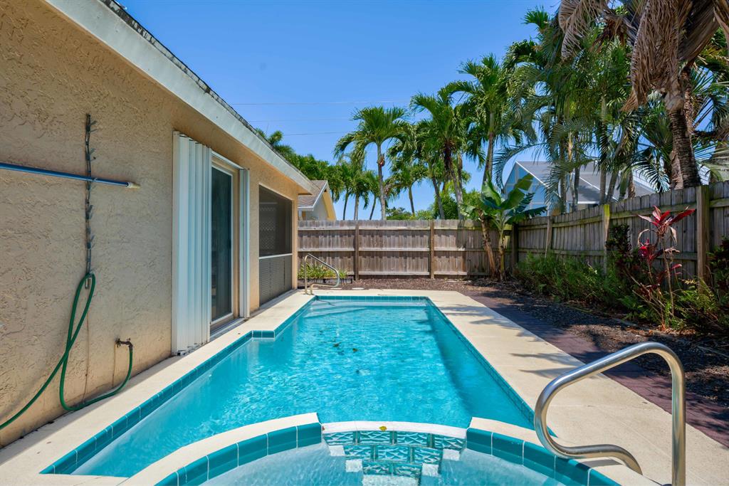 NORTH PALM BEACH HEIGHTS - Residential