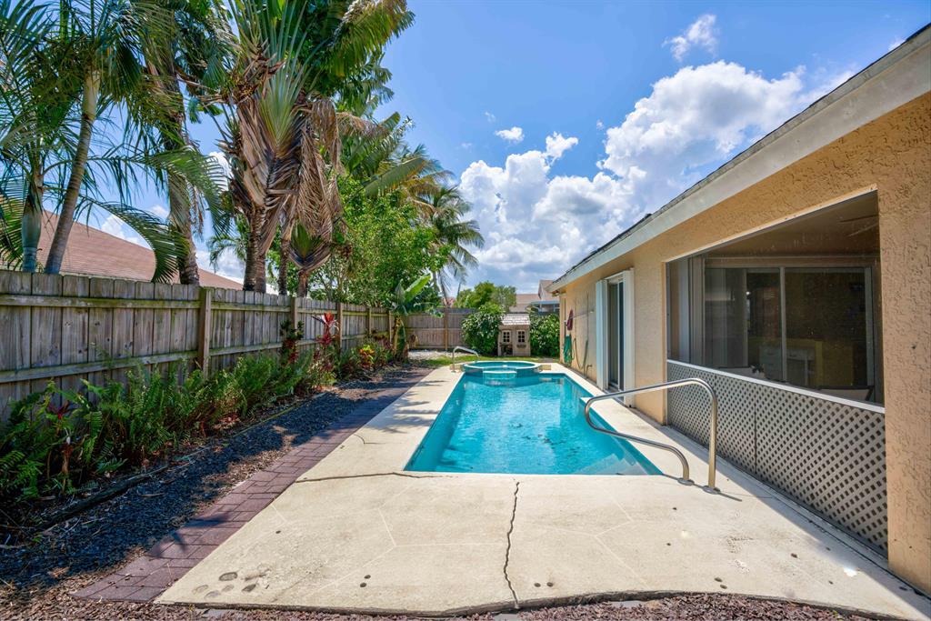 NORTH PALM BEACH HEIGHTS - Residential