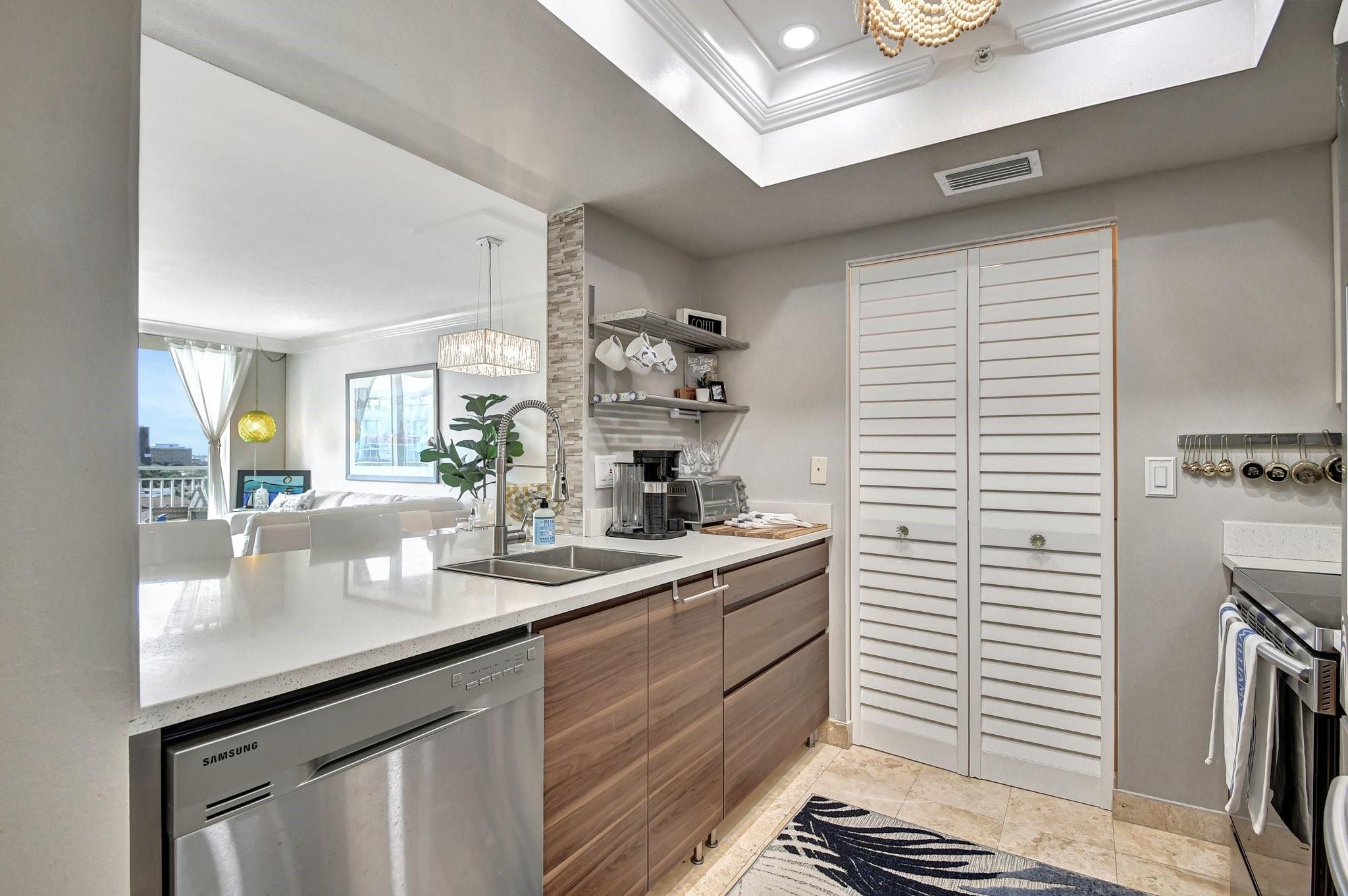 PALMETTO PLACE CONDO - Residential Lease