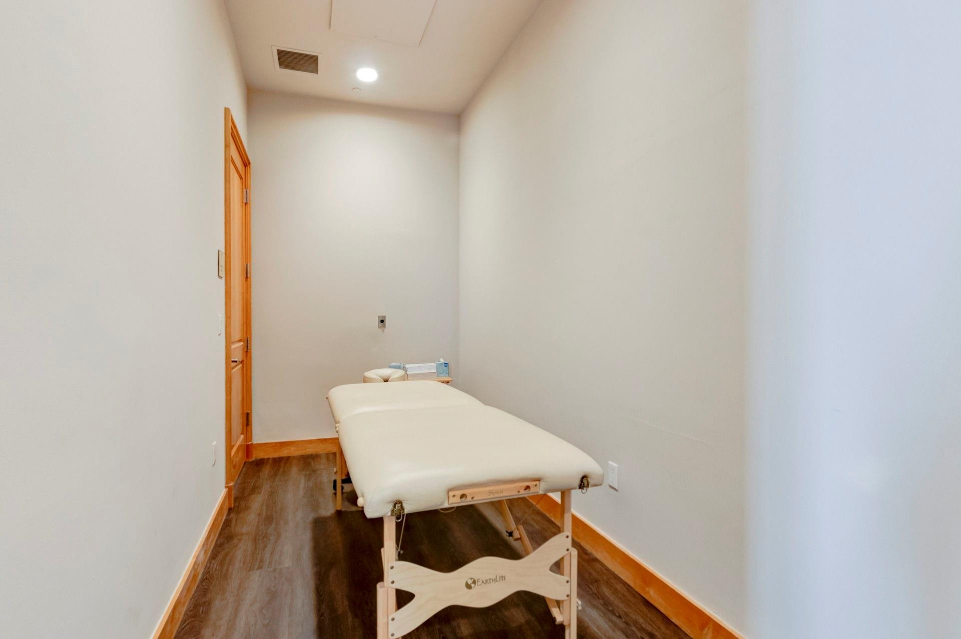 PALMETTO PLACE CONDO - Residential Lease