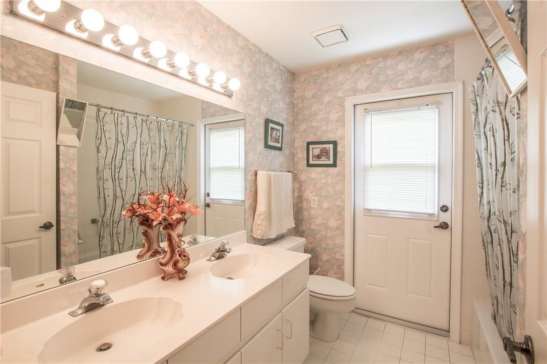 Island Lakes - Residential