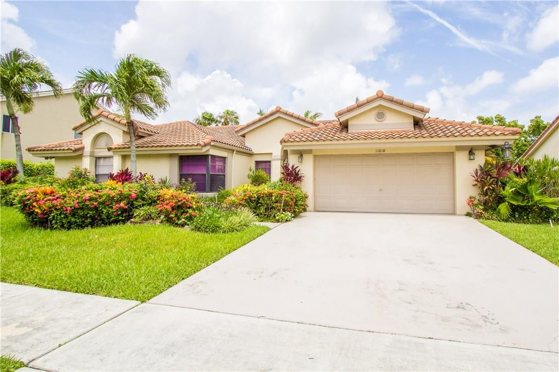 Island Lakes - Residential