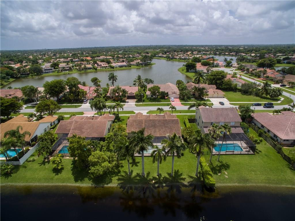 Island Lakes - Residential