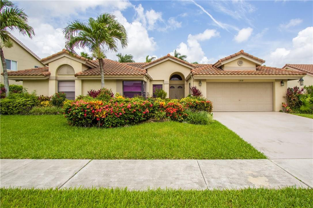 Island Lakes - Residential