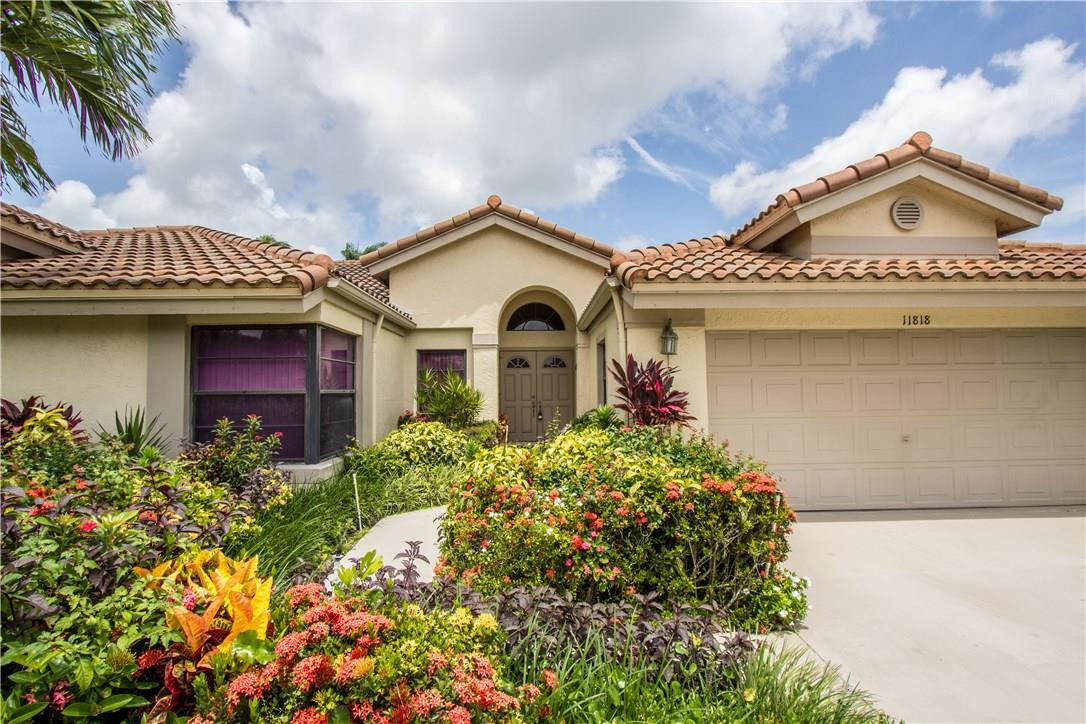Island Lakes - Residential