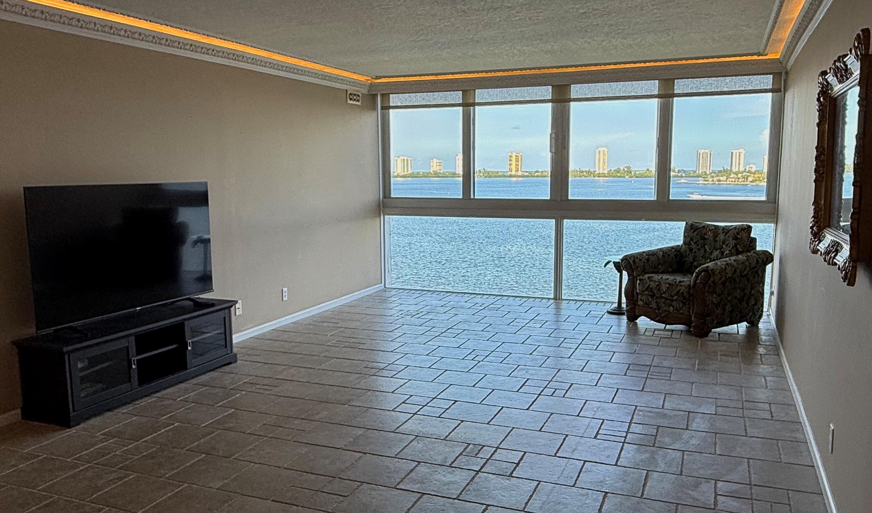 401 Lake Shore Drive 802