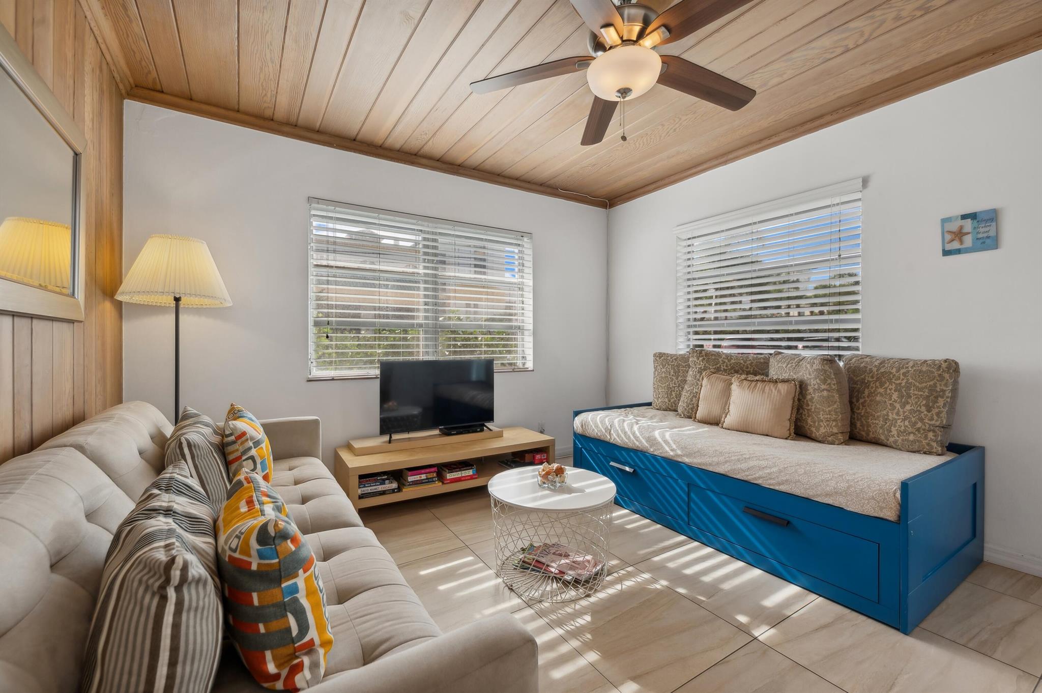 View Delray Beach, FL 33483 condo