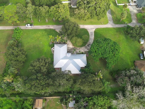 Tiny photo for 305 10TH Avenue, Vero Beach, FL 32962 (MLS # B26090954)