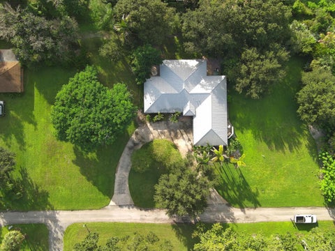 Tiny photo for 305 10TH Avenue, Vero Beach, FL 32962 (MLS # B26090954)