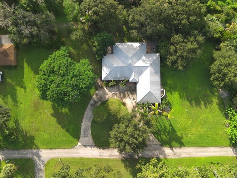 Tiny photo for 305 10TH Avenue, Vero Beach, FL 32962 (MLS # B26090954)