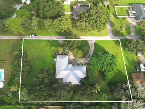 Tiny photo for 305 10TH Avenue, Vero Beach, FL 32962 (MLS # B26090954)