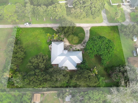 Tiny photo for 305 10TH Avenue, Vero Beach, FL 32962 (MLS # B26090954)